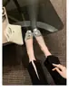 Sapatos femininos estilo francês de pele de carneiro com strass e salto baixo, bico quadrado, cor prata, adequados para combinar com saias, sapatos Mary Jane com salto grosso de couro genuíno