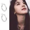 Brincos de argola lisos brincos de círculo simples de nicho femininos brincos de personalidade brincos de vento frio