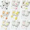 Decoraciones de zueco de dibujos animados abeja linda piña accesorios DIY hebillas de zapato dijes para zapatos versátil transfronterizo en stock al por mayor