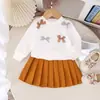 Baoxin Conjunto de Roupas Infantis Europeu e Americano Primavera Novo Branco Manga Longa e Saia Plissada Caramelo Elegante Versátil Atacado