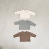 Camiseta sencilla de algodón casual de manga larga para bebé recién nacido estilo Ins coreano de primavera y otoño, camisa básica de primavera para bebé con botones abiertos