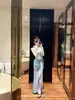 Lindo Traje de Banho Azul Bebê Peça Única com Decote em V Profundo e Saia com Fenda, Biquíni para Férias na Praia e Banho em Fontes Termais