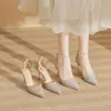 Zapatos de Boda de Tacón Alto Fino Brillantes de Moda para Viajar Estilo de Nicho de Alta Gama Zapatos de Salón de Correa Única Punta Fina 2026 Francés
