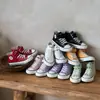 Zapatos deportivos casuales versátiles para niños, nuevo estilo otoño 2025, zapatillas de lona antideslizantes de moda para niños y niñas.