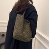 Bolsa de Lona Estampada Leopardo Moda Feminina 2024 Nova Fashionável Elegante Estilo College Bolsa Tote Casual Vintage Bolsa de Ombro
