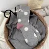 26 Nuevos Calcetines de Estilo Coreano de Lunares para Primavera/Verano Estilo Ins Etiqueta en el Talón Sin Costuras Transpirables Versátiles Calcetines de Tubo Medio para Mujer