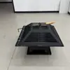 Grelha de churrasco quadrada com churrasqueira