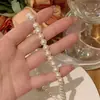 Nova Moda 2025 Colar de Pérolas Design de Nicho Feminino Corrente de Clavícula Tendência de Luxo Leve Casual e Mais Fácil de Combinar Acessórios