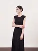 Artículo de moda caliente transfronterizo al por mayor para mujer verano 2026 nuevo vestido plisado sin mangas de cuello redondo con hombros descubiertos HBZW800756