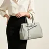 Bolso tote para el día a día de gran capacidad, diseño de nicho, bolso cruzado de un solo hombro, bolso de mano versátil para el día a día de cuero genuino