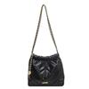 Cadena de bolso popular de este año Bolso de mujer 2023 nueva moda ocio Diamante viajero Rojo de internet bolso de hombro tipo cubo