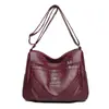 Bolsa Feminina de Couro Macio 2026 Novo Estilo Transfronteiriça Textura de Couro Multicamada Bolsa para Mãe de Meia-Idade Grande Capacidade Ombro Único Transversal Tendência