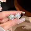 Brincos de Tarraxa com Pérola de Fogo de Artifício Colorida Esmaltada e Strass Design Fresco de Nicho Brincos de Moda Exquisitos Ornamentos de Orelha de Luxo Leve para Mulheres