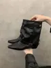 Botas de Cano Curto Salto Bloco Fivela Emagrecedoras 2026 Estilo Hot Girl Calça Bico Fino Botas Femininas Motocicleta Novo Preto