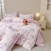 Estilo Coreano Cremoso Osito Polar Cálido Juego de Cuatro Piezas Dibujos Animados Funda Nórdica de Polar de Coral Doble Cara Juego de Tres Piezas Sábana Plana Sábana Ajustable