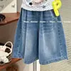 Conjunto de verão para meninas estilo coreano 2026: camiseta estampada, manga curta de desenho animado, calça jeans larga estilosa de três quartos, versátil