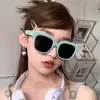 Gafas de Sol para Mujer Clásicas Elegantes Ultraligeras Gafas de Sol para Hombre Celebritud de Internet de TikTok Más Vendidas Puesto Callejero