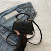 2025 Novo Estilo de Verão Simples Cor Pura Bolsas Populares para Mulheres, Casual e Moderna Transversal de Ombro Único Pequena Bolsa Quadrada