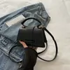 2025 Novo Estilo de Verão Simples Cor Pura Bolsas Populares para Mulheres, Casual e Moderna Transversal de Ombro Único Pequena Bolsa Quadrada