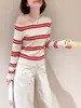 Camiseta listrada de vermelho e branco, ombro a ombro, manga longa, para mulheres, novo estilo de início de outono 2026, linda roupa, top deslumbrante para usar sozinha