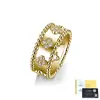 Anillo de Plata S925 con Incrustación Completa de Moissanita, Diseño de Trébol de Cuatro Hojas, Borde con Perlas de Doble Capa, Anillo de Moda de Lujo Ligero, Estilo Popular Transfronterizo en Europa y América