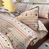 2026A Nuevo Estilo Estilo Fair Isle Borde de Concha Algodón Acolchado Juego de Cama de Cuatro Piezas, Juego de Tres Piezas para Dormitorio