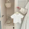Conjunto de verão macio e fofo para menina doce, body versátil de manga curta estilo boneca coreana para bebê com shorts adoráveis de orelhas de coelho 3D