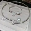 Conjunto de Pendientes y Collar Ovalados con Forma de Gota de Agua Incrustados de Diamantes, Exquisita Cadena para Clavícula de Moda Europea y Americana, Joyería de Lujo Ligero y de Alta Gama para Mujeres