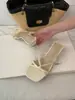 Primer Encuentro con las Sandalias de Estilo Resort de Temporada con Tiras Cruzadas para Mujer, Sandalias de Exterior con Cuña para Verano, Modelo Nuevo Versátil 2026, Gruesas