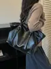 Bolsa feminina retrô de grande capacidade 2026 nova moda tendência versão coreana bolsa tote simples versátil bolsa de ombro para o dia a dia