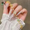 Tienda de Oro Mismo Estilo Pulsera Rosa de Nácar con Diamantes y Diamantes Azules para Mujer, Diseño Hueco con Diamantes Azules, Joyería Versátil de Alta Gama