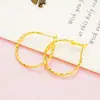 Moda Europea y Americana Pendientes de Aro Dorados Imitación para Mujer, Oro Arena Latón Chapado en Oro Real, Pendientes para Niñas, Venta al por Mayor Japonesa y Coreana