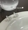 Brincos Ounihan em Prata de Lei S925 Flor de Trevo com Cravação de Diamantes para Mulheres, Brincos de Osso de Orelha com Zircônia de Design Nicho Coreano Ins
