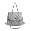 Bolsa Saco com Design de Corrente em Padrão Diamante 2026 Novo Modelo Bolsa de Ombro Feminina para o Dia a Dia Mochila Fashion e Estilosa