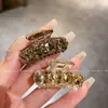 Pinza para el cabello de moda de lujo, estilo coreano, ligera, con adornos de diamantes de imitación, que irradia un ambiente sofisticado y delicado. Perfecto para sujetar el flequillo, el cabello lateral, peinados semi-recogidos o como accesorio para el cabello para mujeres