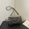 Bolso de Hombro Pequeño Cuadrado con Acabado Mate Texturizado de Moda Tendencia 2026 Estilo Nuevo Chic Fresco Simple con Cadena