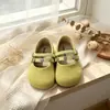 Sapatos Mary Jane de Tricô Retrô para Bebê 2026 Outono Novo Estilo Sapatos Individuais de Princesa para Meninas com Tira Dupla de Fivela Strass Sapatos Pequenos de Couro