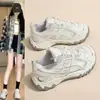 Sapatos femininos populares, tênis dad de sola grossa, que aumentam a altura 2026 novo outono versátil casual emagrecedor sola macia tênis esportivos
