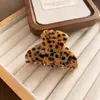 Grampo de cabelo em acetato oco estilo francês com etiqueta dourada para mulheres, estampa de leopardo vintage de alta qualidade, adequado para coques na parte de trás da cabeça, grampo de cabelo para penteado semi-preso