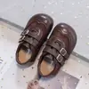 Zapatos de Cuero Estilosos para Niñas Estampado de Leopardo Marrón Retro Meilade 2026 Primavera/Otoño Nuevos Mocasines para Niños Suela Suave Velcro