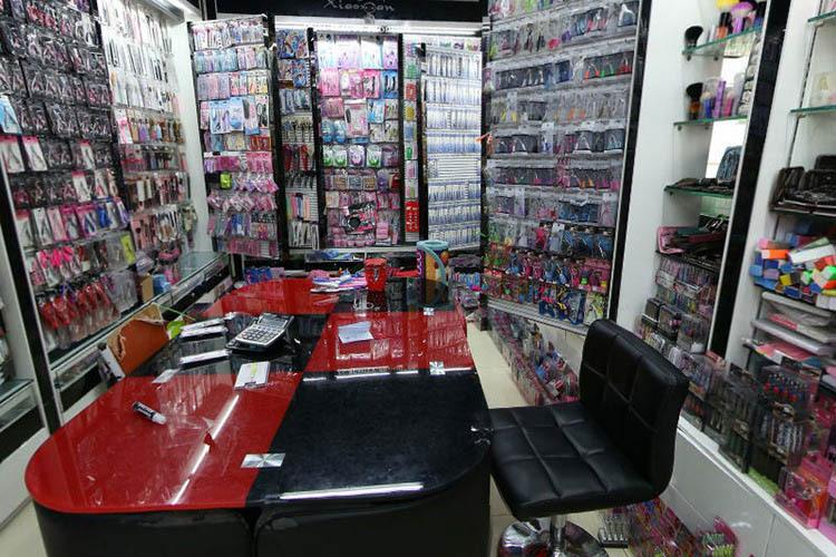 2449696204_1918631015