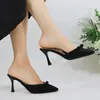 Verão 2026 Novos Saltos Agulha Bico Fino Elegantes Emagrecedores Moda Francesa Casual Mula Fechada Sapatos Femininos
