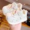 Sapatos para bebês iniciantes, sapatos de bebê para crianças de 2-3 anos, novos modelos de primavera e outono, sola macia, antiderrapante, tecido de malha, respirável