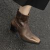 2025 Novas Botas Curtas Estéticas de Borda Dura Bico Fino Salto Grosso Botas Curtas Botas de Motocicleta Femininas Botas Martin Femininas