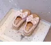 Sandalias para Niña 2025 Verano Nuevo Estilo Zapatos de Princesa con Lazo para Niña Pequeña Banda Elástica de Moda y Estilo Extranjero Zapatos de Playa de Moda