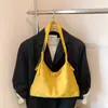 Bolsa Feminina de Axila Alto Padrão Luxo Leve Nicho Versátil para o Dia a Dia Outono/Inverno Estilo Retro Melanístico Bolsa Tote de Ombro Único