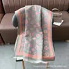 Bufanda jacquard de doble cara estilo japonés y coreano con pequeñas flores, imitación cachemir, versátil para otoño e invierno, chal cálido para mujer