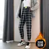 Artículo popular de celebridad de Internet 2026 Otoño/Invierno para Mujer Pantalones Holgados de Cuadros Forrados de Felpa Engrosados con Puños Harem Casual Cálidos Largos Transfronterizos