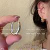 Pendientes de aro de metal minimalistas, diseño de nicho, de alta gama, únicos y de lujo, de moda y accesibles para mujeres.