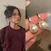 Pendientes de perlas Ouyang Nana del mismo estilo para mujer, ligeros, de lujo, de alta gama, sencillos, elegantes, blancos, elegantes, que combinan con todo.